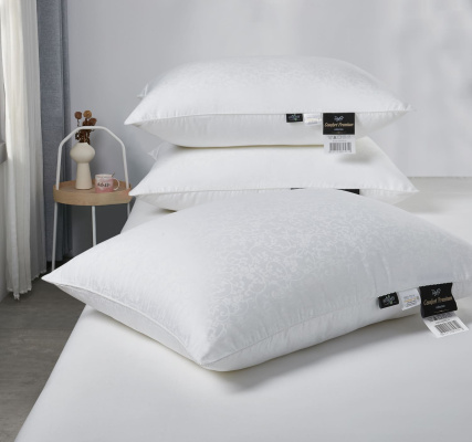 Шeлковая подушка On silk Comfort Premium S низкая плюс / средней упругости